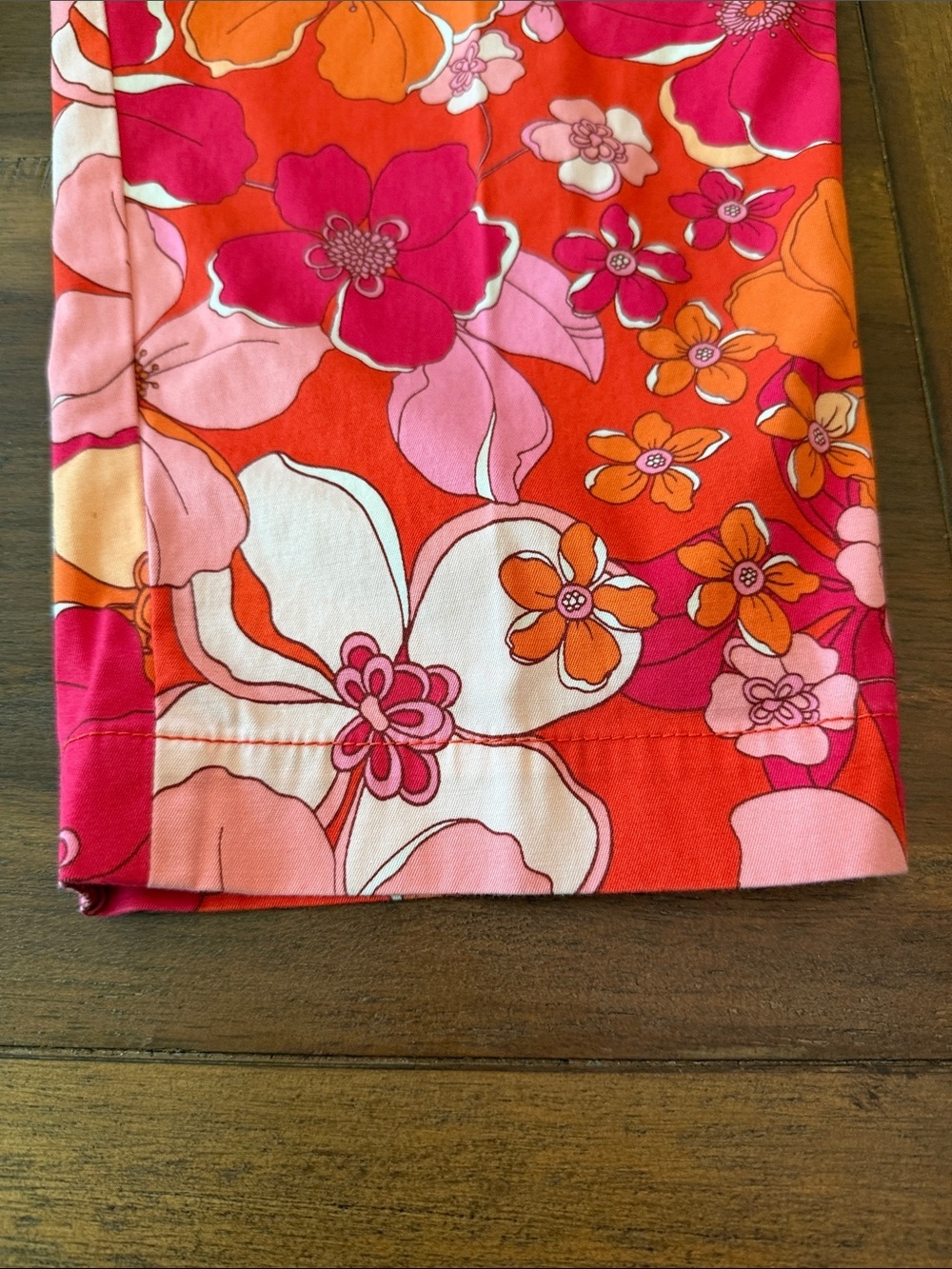 NWOT-Talbots Floral Capris in Pink, Orange and Red Size 16P - Picture 11 of 12